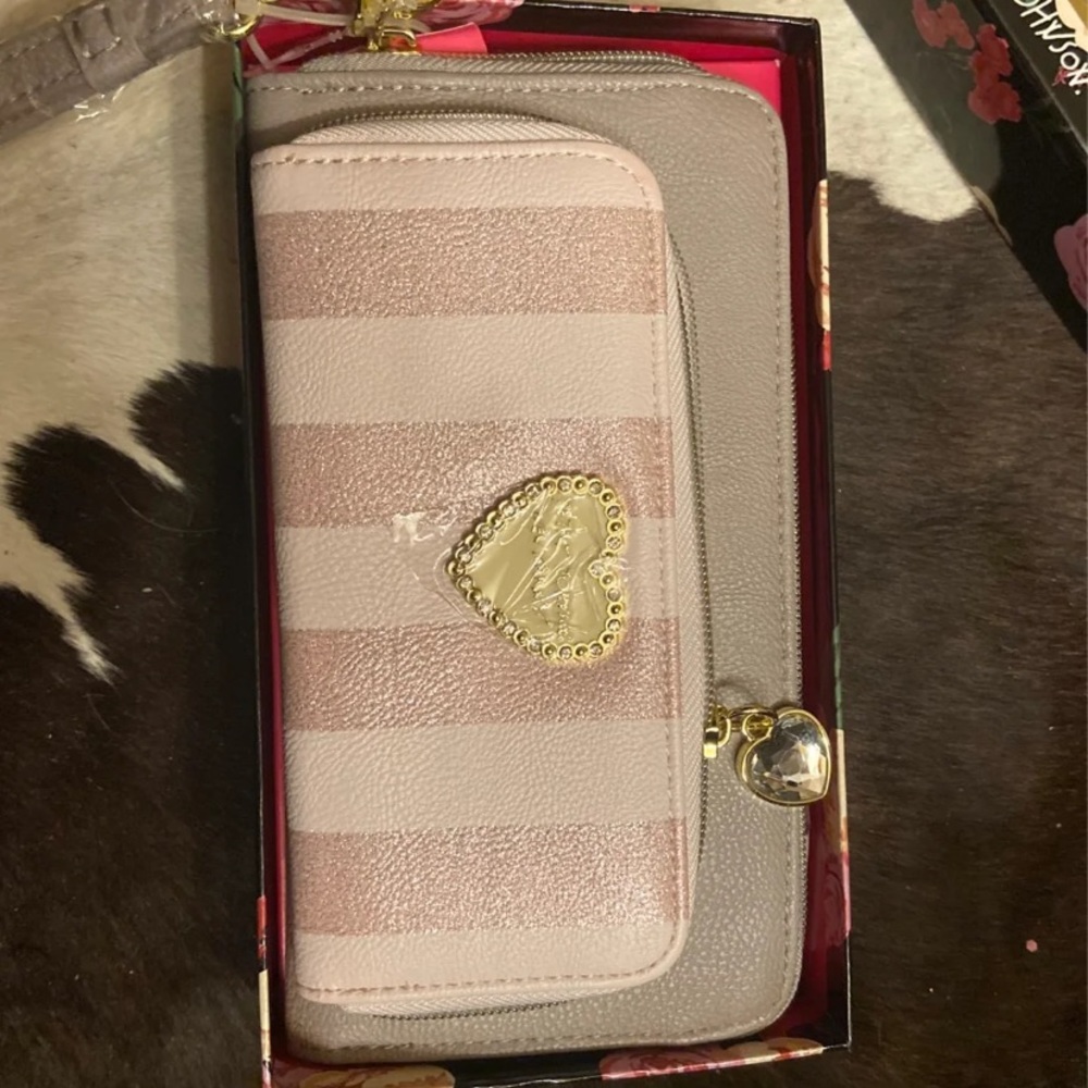 Betsy Johnson wallet